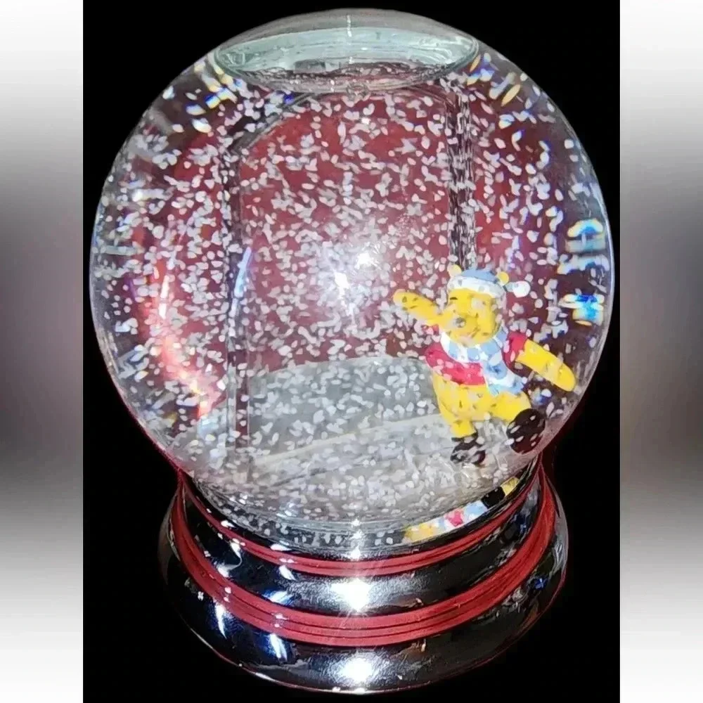 Disney Pooh Bear With Picture Frame ( RARE ) Edition Snowglobe